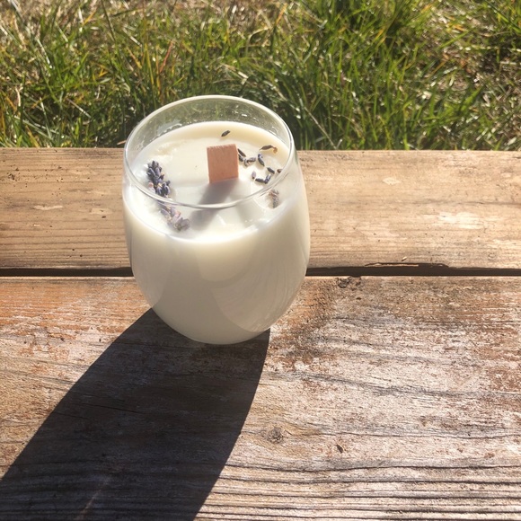 Handmade “Somewhere Far Away” Candle🏔 - Picture 2 of 2